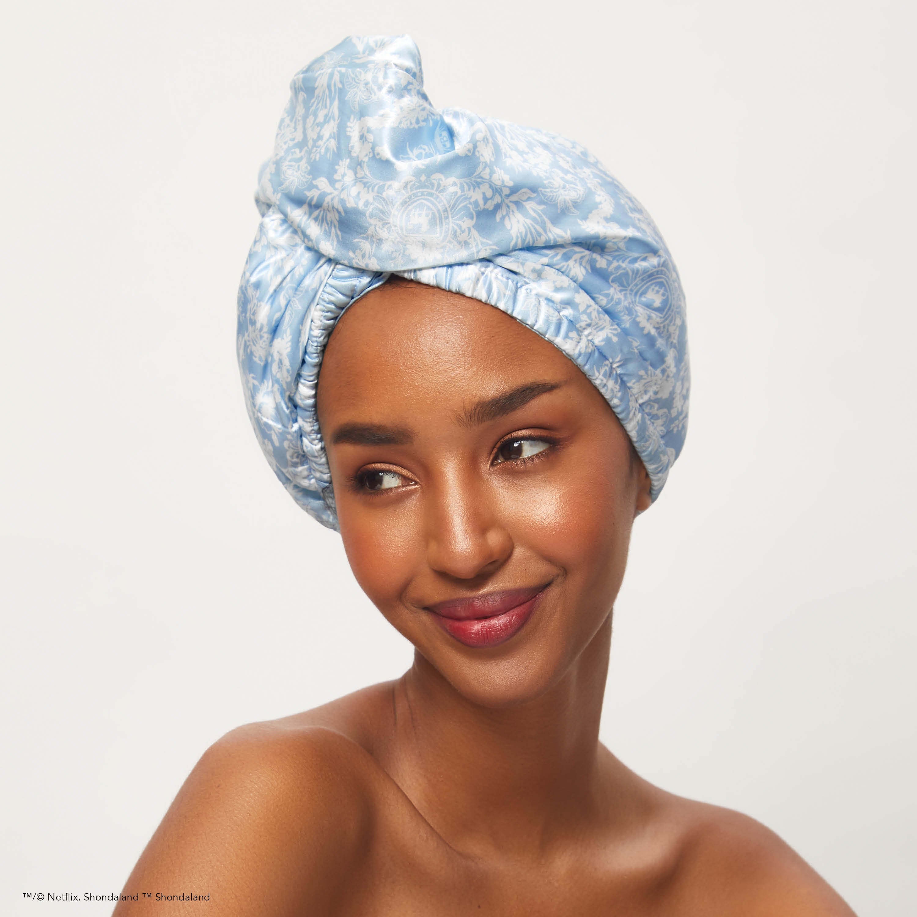 Kitsch x Bridgerton Satin Wrapped Hair Towel / Toile De Blue - Image 5
